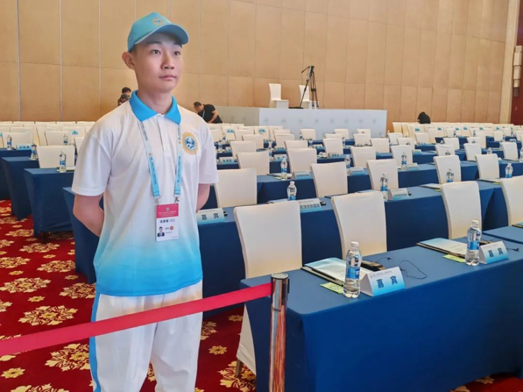 0033990威尼斯青年志愿者为上合作组织人工智能合作论坛提供高效服务_fororder_wps_doc_5