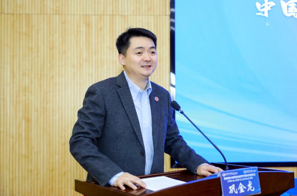 图片包含 室内, 桌子, 游戏机, 房间描述已自动生成 图片包含 室内, 桌子, 游戏机, 房间描述已自动生成